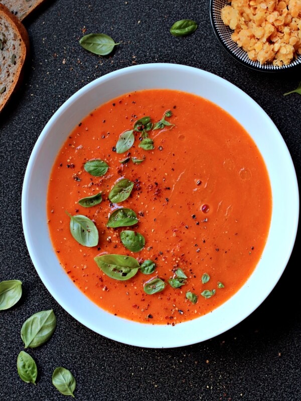 Roasted pepper and tomato soup